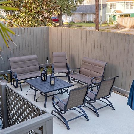 Villa Historic 1871 Coastal Breeze With Heated Pool - Restoring Galveston Extérieur photo